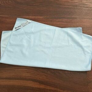 NEW Norwex Light Blue Window Cleaning Cloth